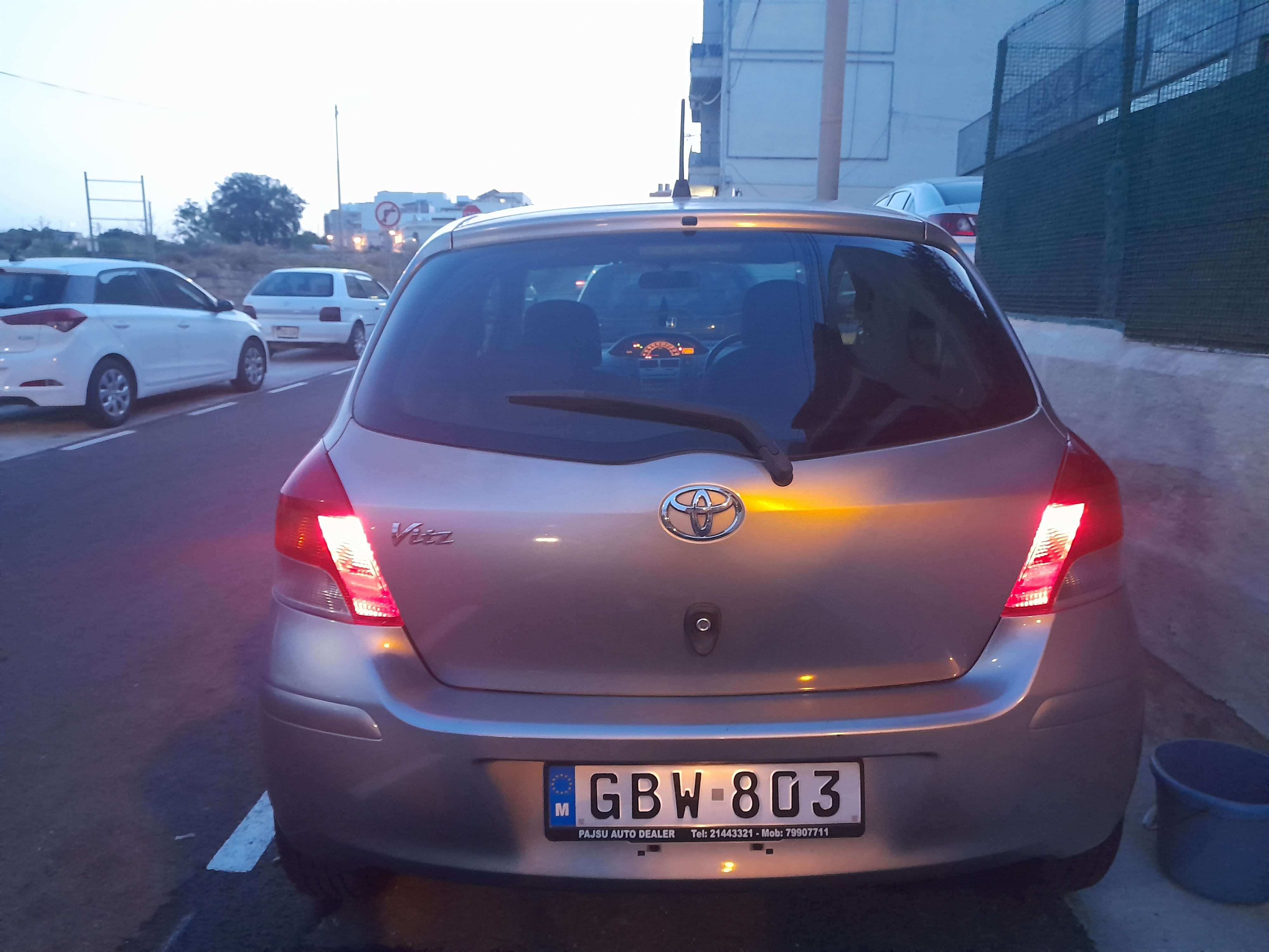 TOYOTA VITZ 2010 — €3,200 photo 3