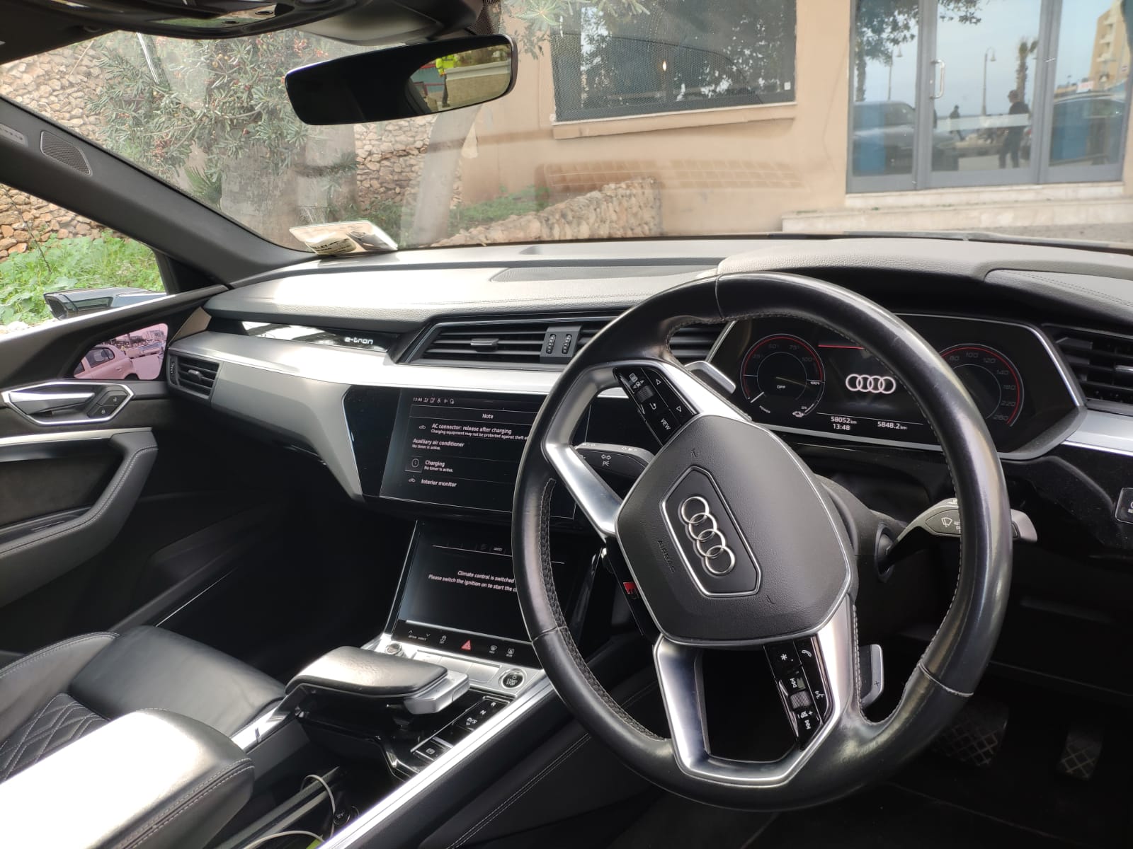 AUDI E-TRON 2020 — €65,000 photo 3