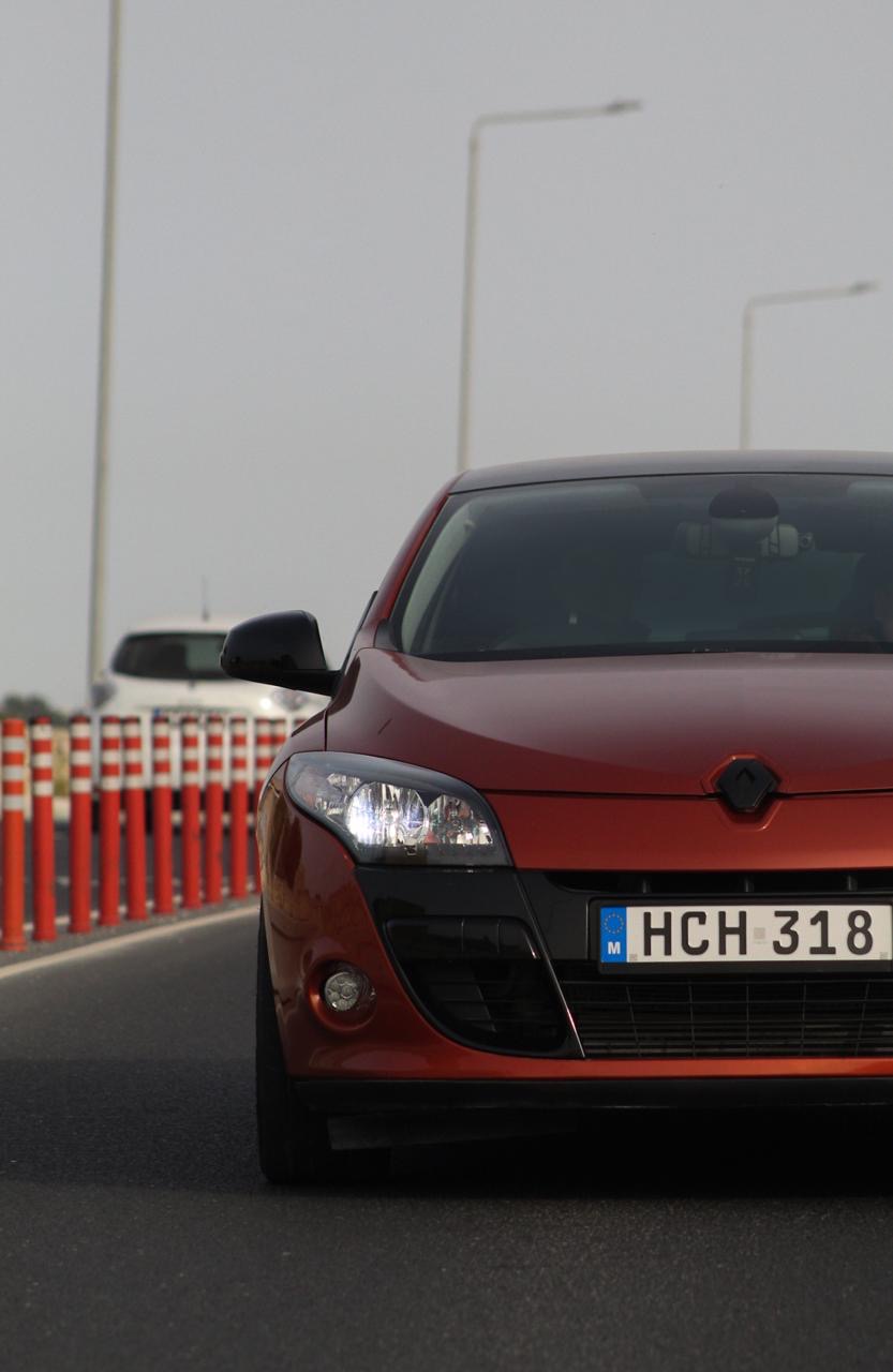 RENAULT MEGANE 2009 — €3,500 photo 2