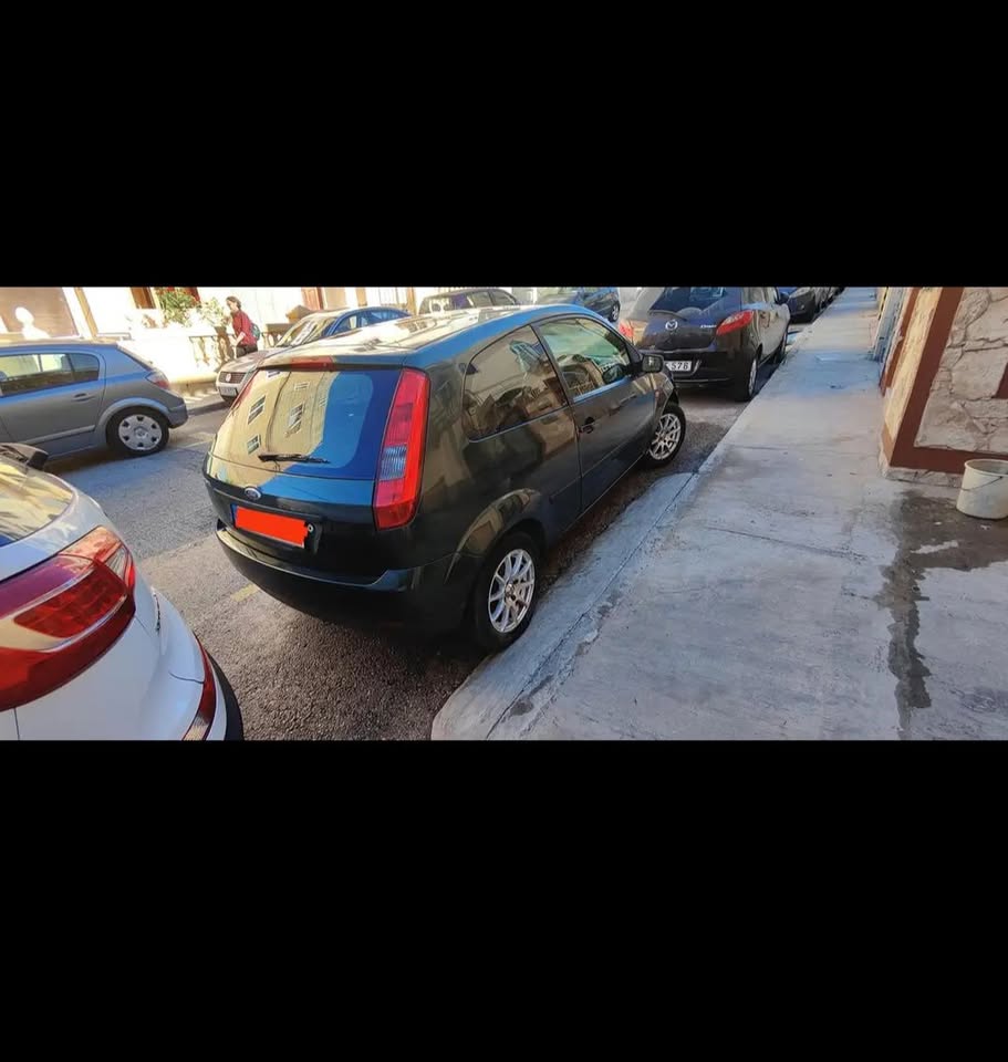FORD FIESTA 2005 — €2,200 photo 2