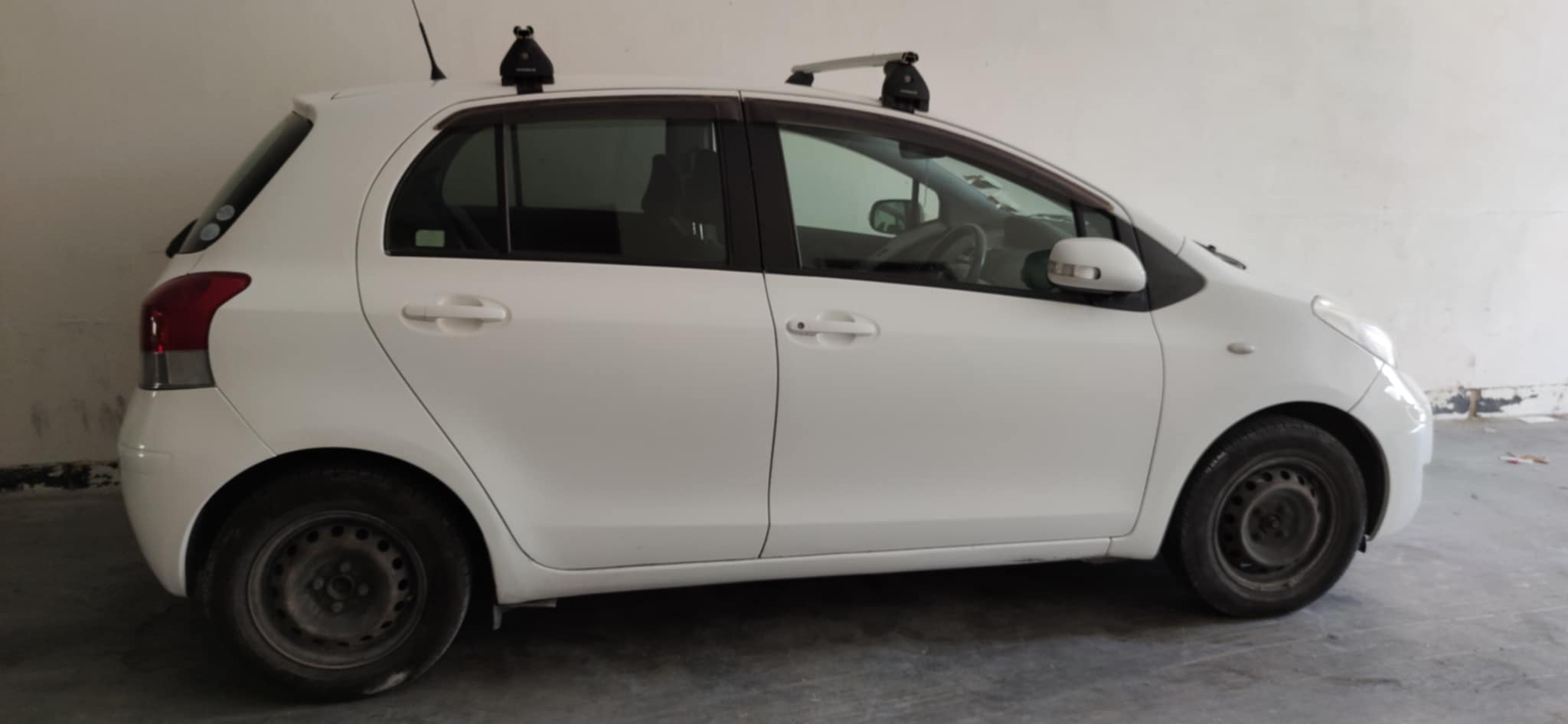 TOYOTA VITZ 2010 — €5,000 photo 3