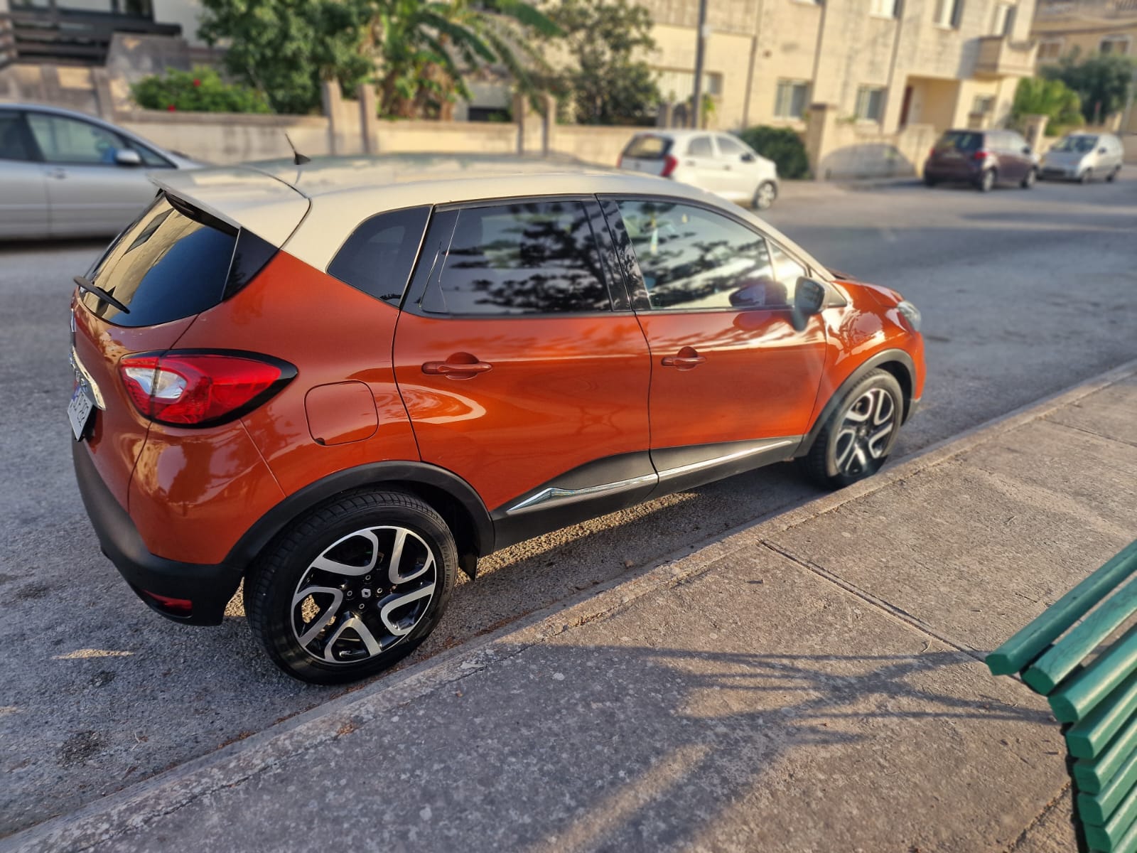 RENAULT CAPTUR 2015 — €11,000 photo 4