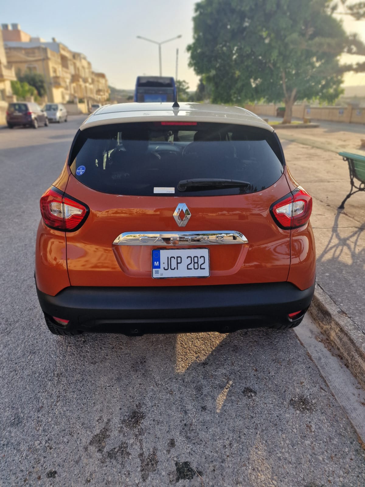RENAULT CAPTUR 2015 — €11,000 photo 2