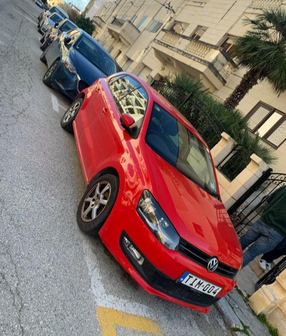 VOLKSWAGEN POLO 2011 — €5,000 photo 2