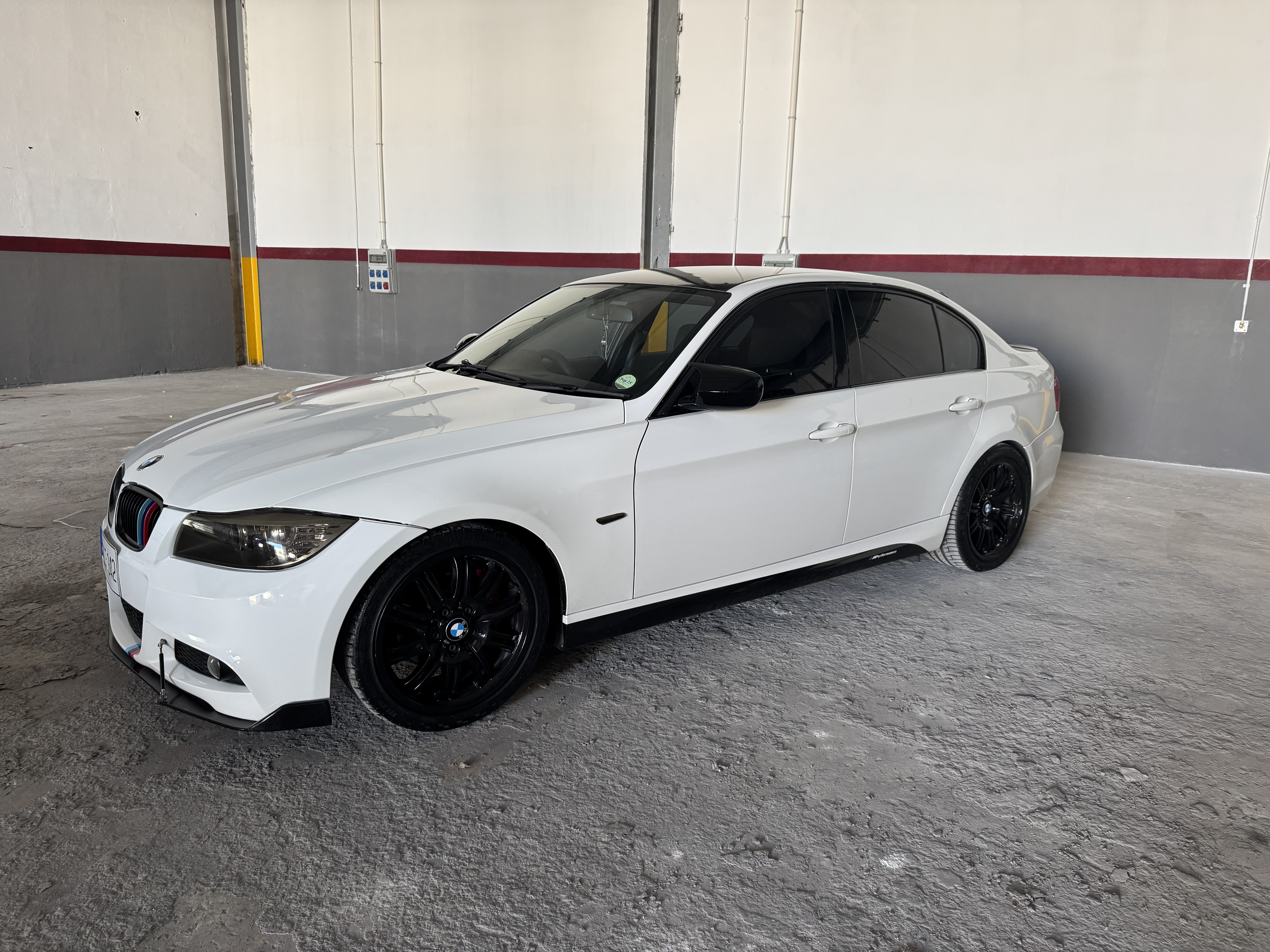 BMW E90 2007 — €7,000