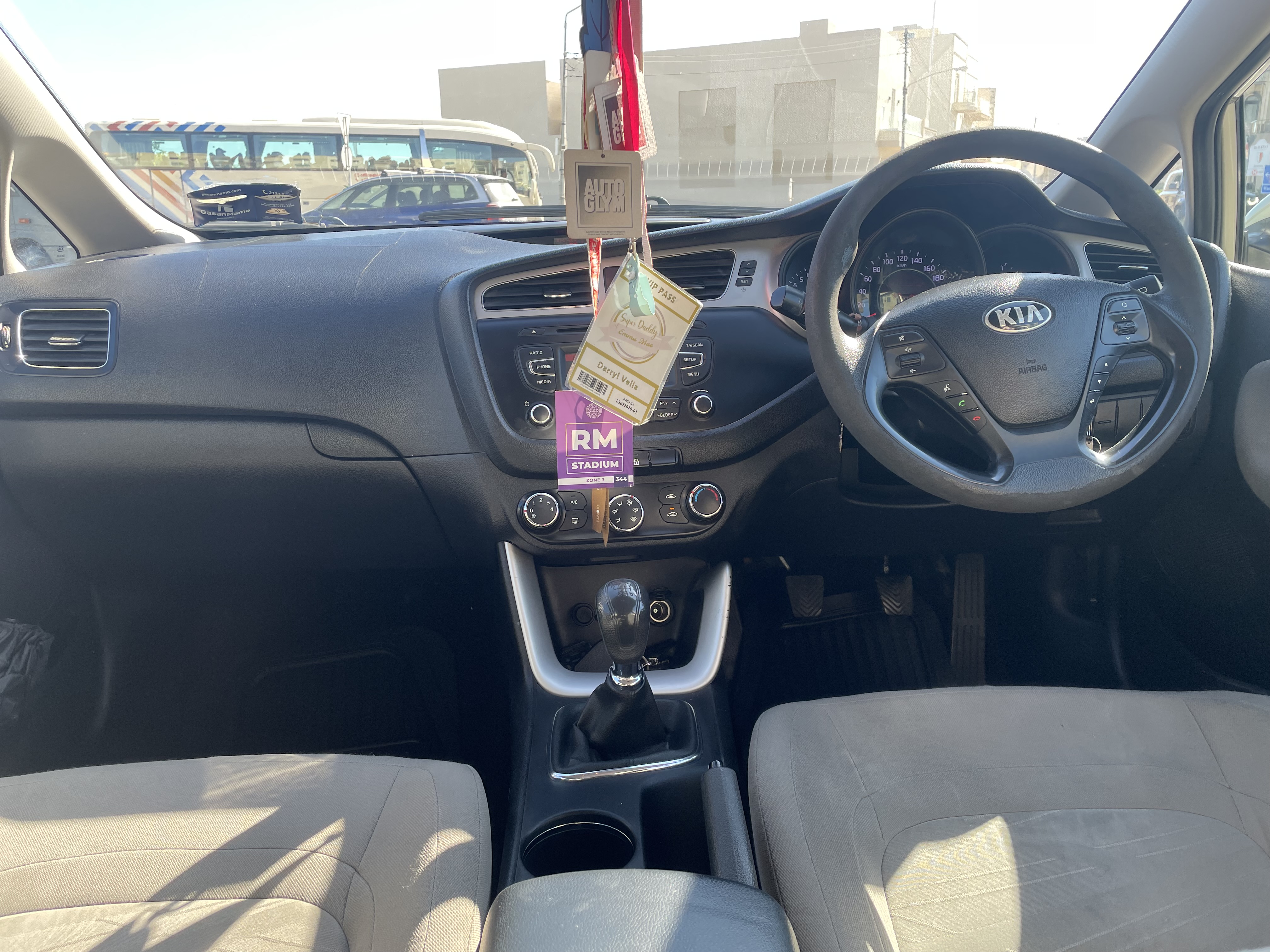 KIA MODEL: CEED YEAR: 2013 FUEL: PETROL ENGINE SIZE: 1396 BODY: HATCHBACK SEATS: 5 POWER: 98 MODEL 2013 — €5,500 photo 4