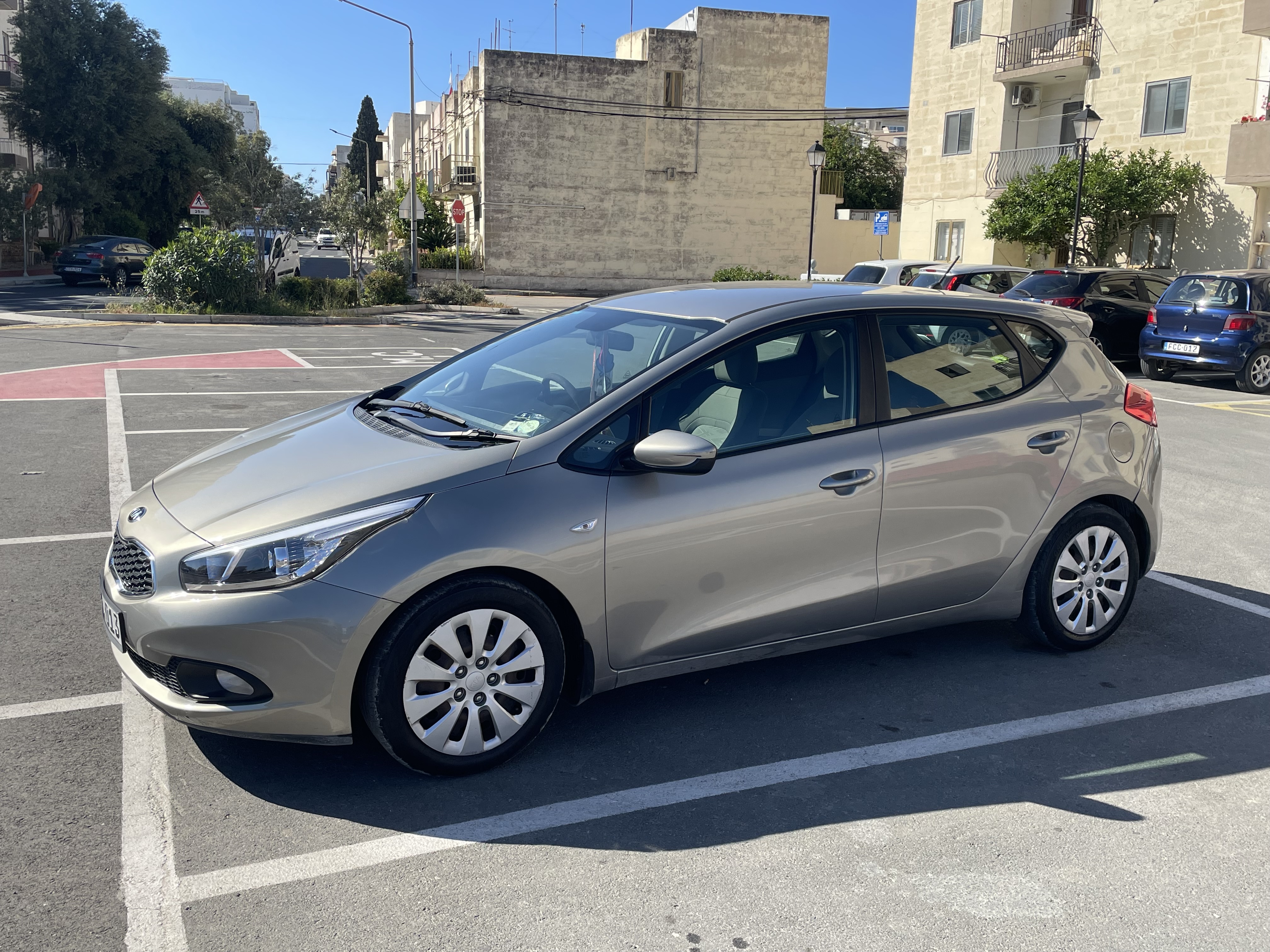 KIA MODEL: CEED YEAR: 2013 FUEL: PETROL ENGINE SIZE: 1396 BODY: HATCHBACK SEATS: 5 POWER: 98 MODEL 2013 — €5,500