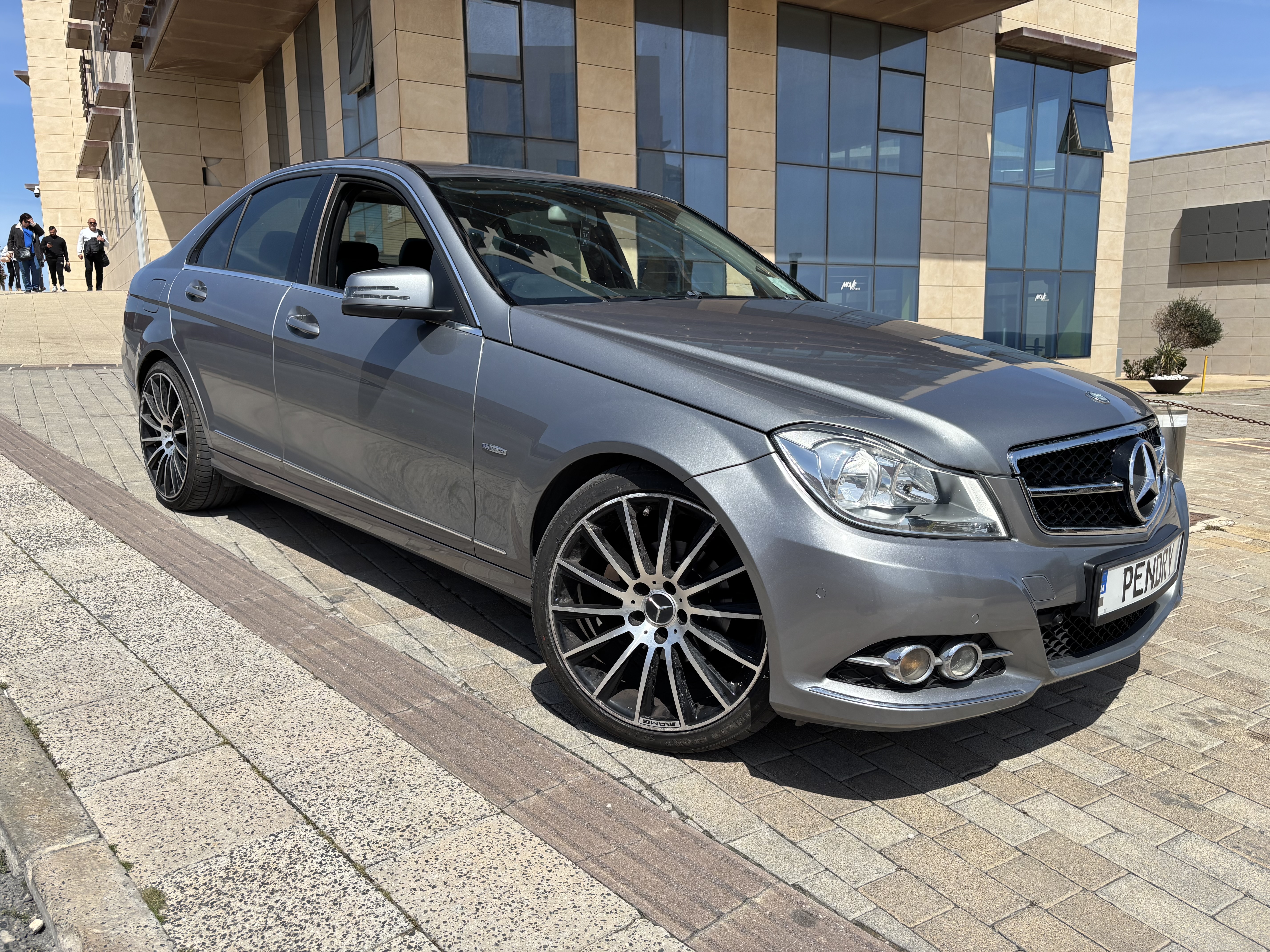 MERCEDES BENZ MODEL: C200 YEAR: 2011 FUEL: DIESEL ENGINE SIZE: 2143 BODY: SALOON SEATS: 5 POWER: 136 MODEL 2011 — €10,000