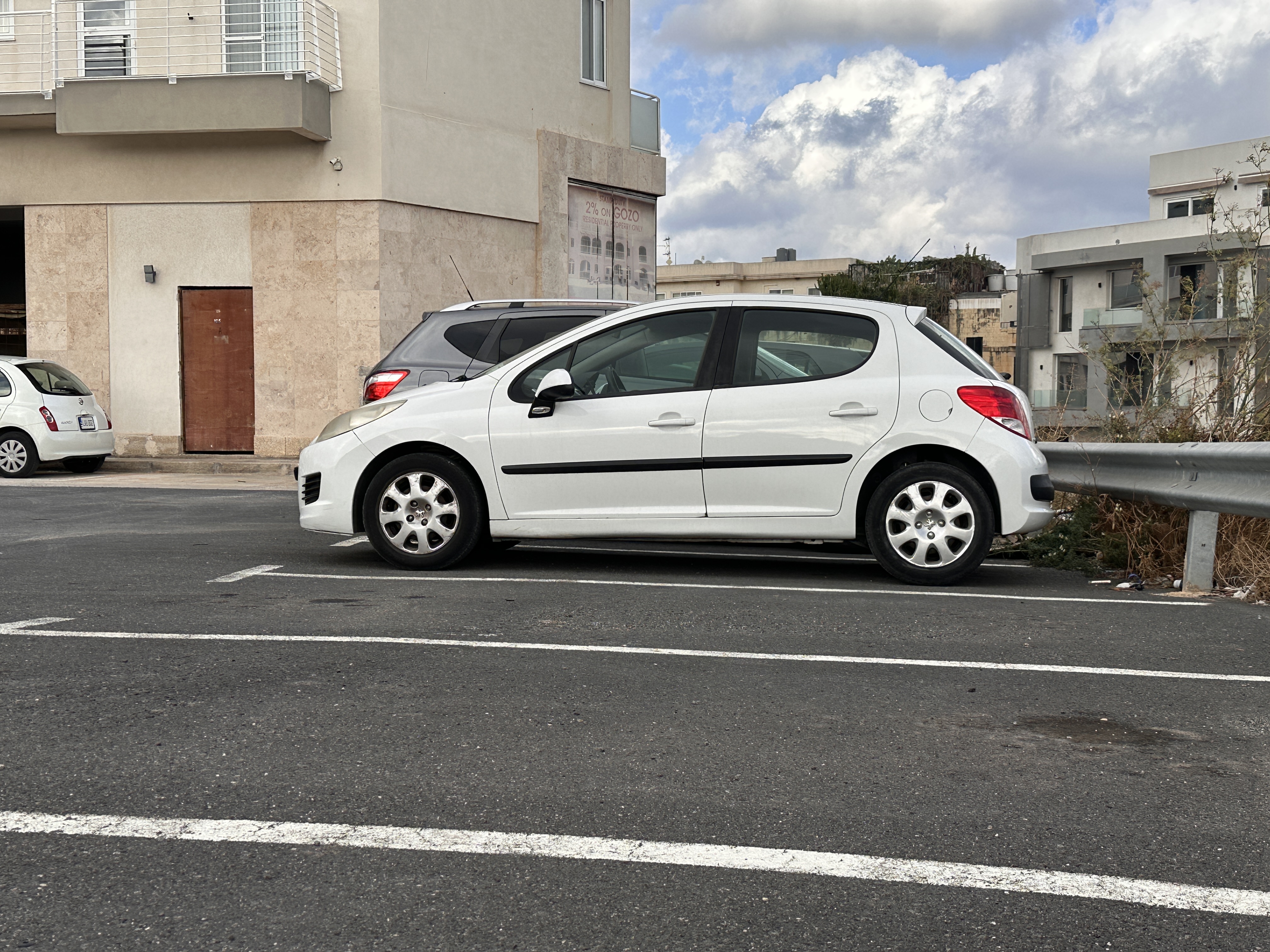 PEUGEOT 207 2011 — €2,000 photo 2