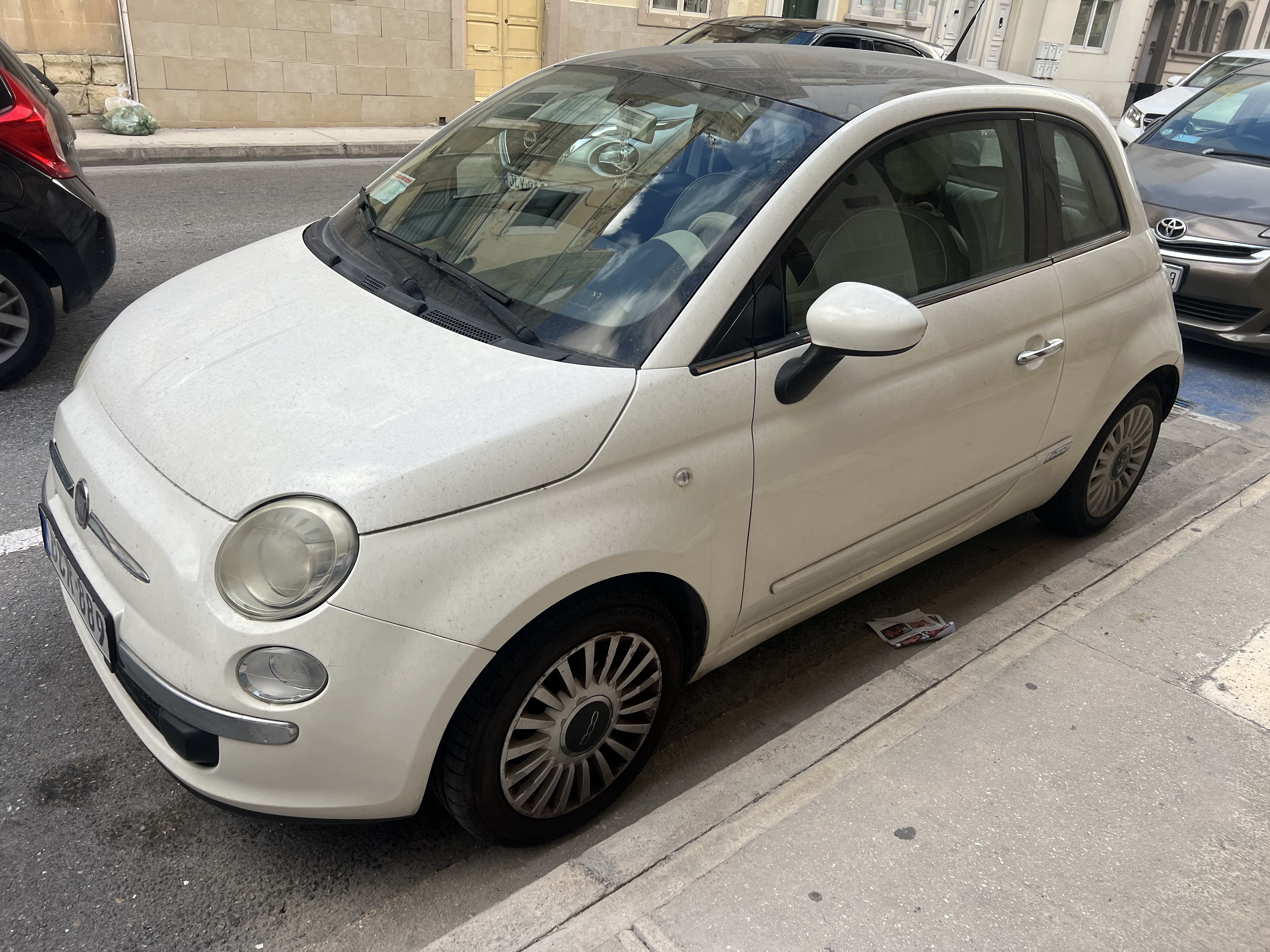– – – — €3,000 photo 2