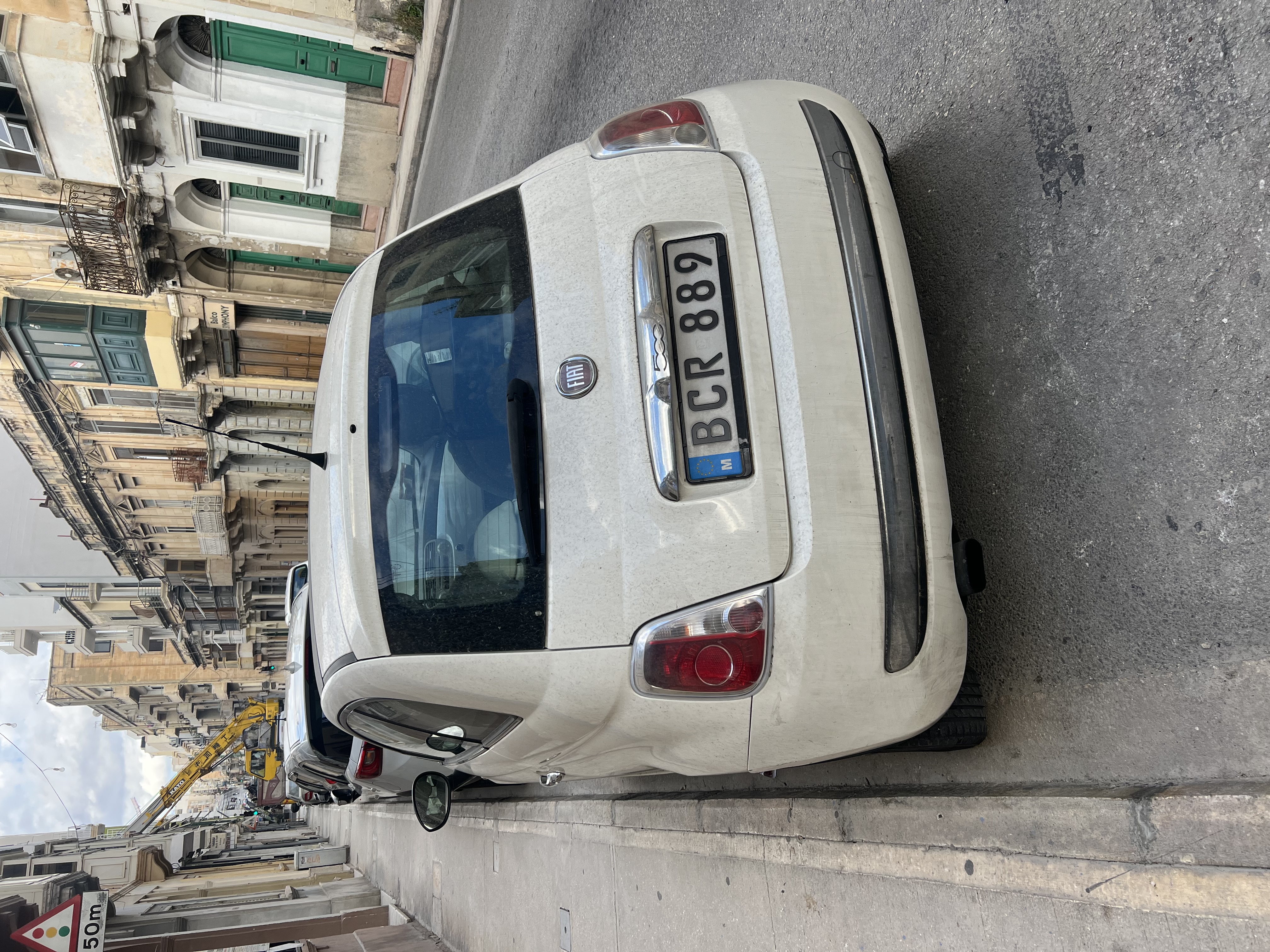 – – – — €3,000 photo 3