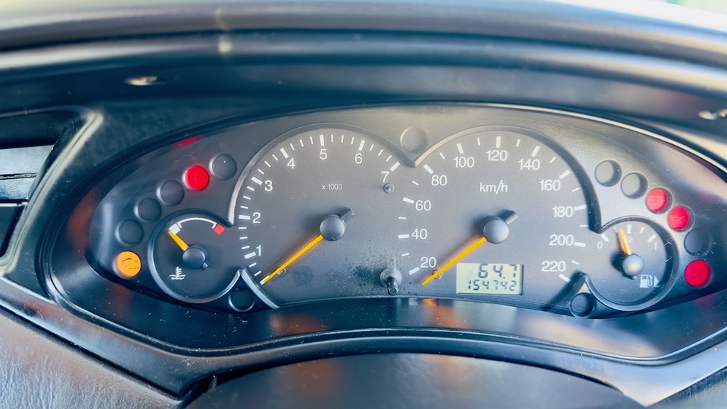 FORD MODEL: FOCUS YEAR: 2002 FUEL: PETROL ENGINE SIZE: 1388 BODY: HATCHBACK SEATS: 5 POWER: 75 MODEL 2002 — €2,200 photo 3