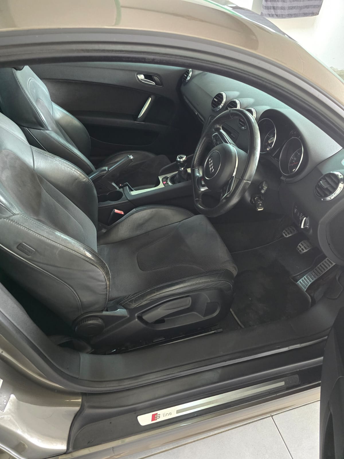 AUDI TT 2010 — €12,000 photo 2