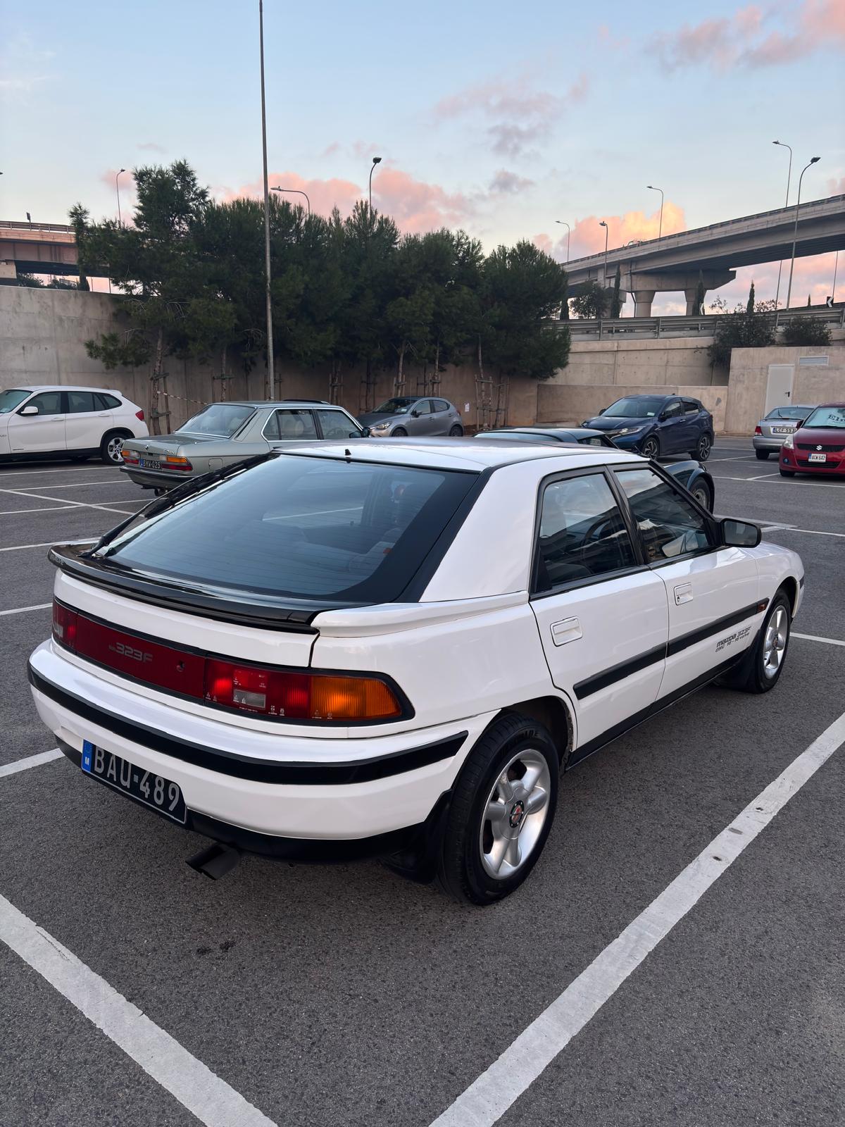 MAZDA 323F 1990 — €5,800 photo 4