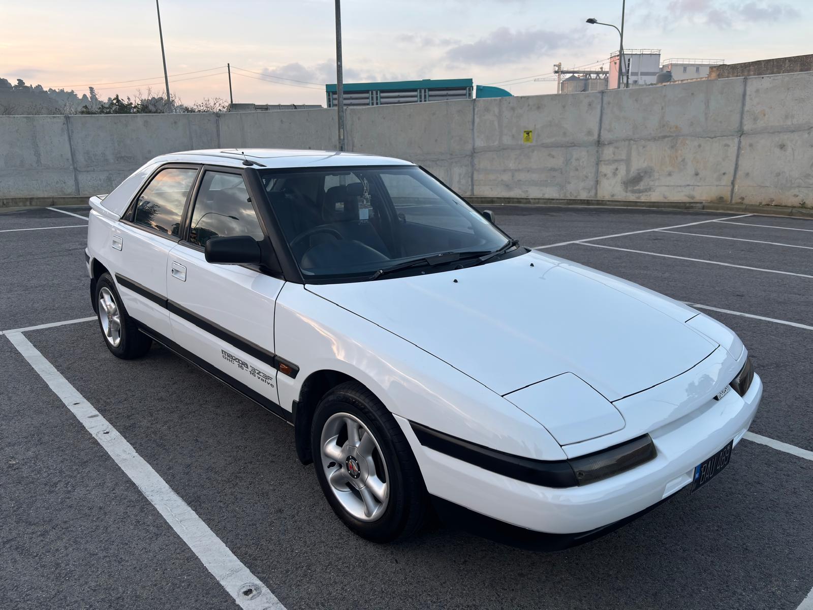 MAZDA 323F 1990 — €5,800 photo 3