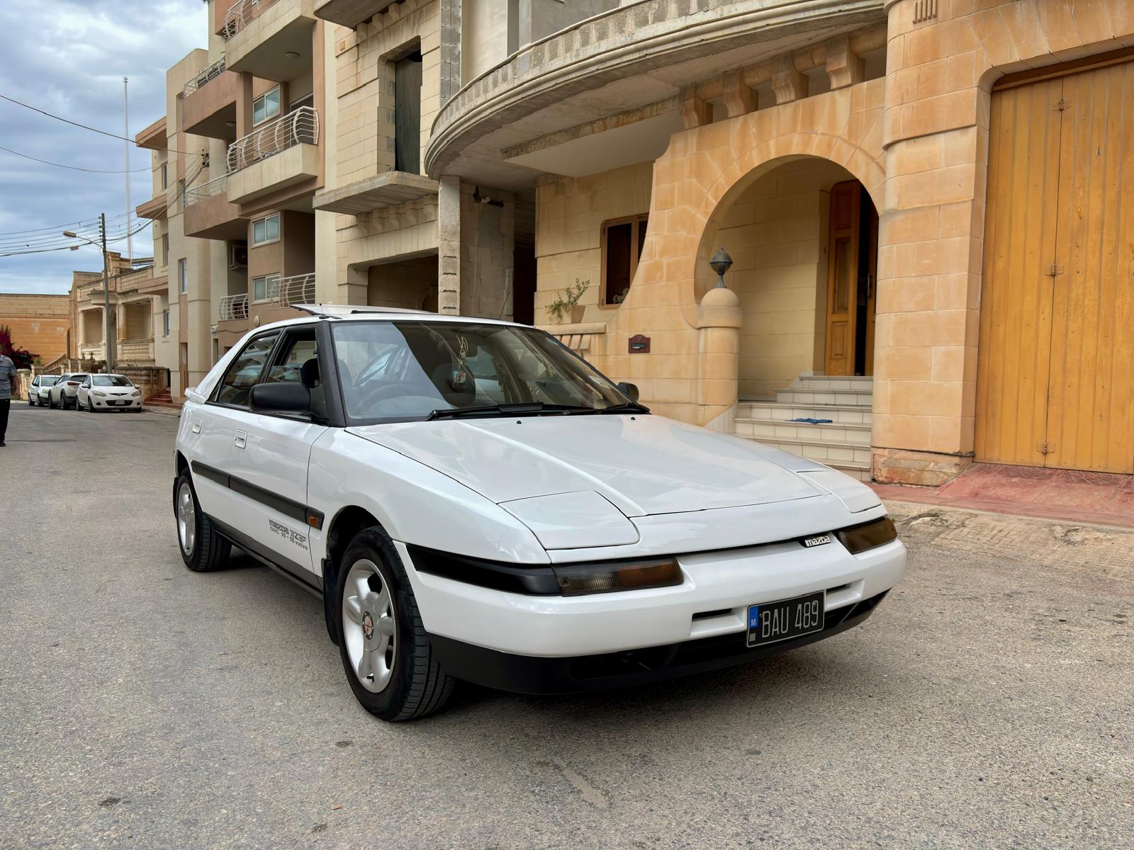 MAZDA 323F 1990 — €5,800 photo 2