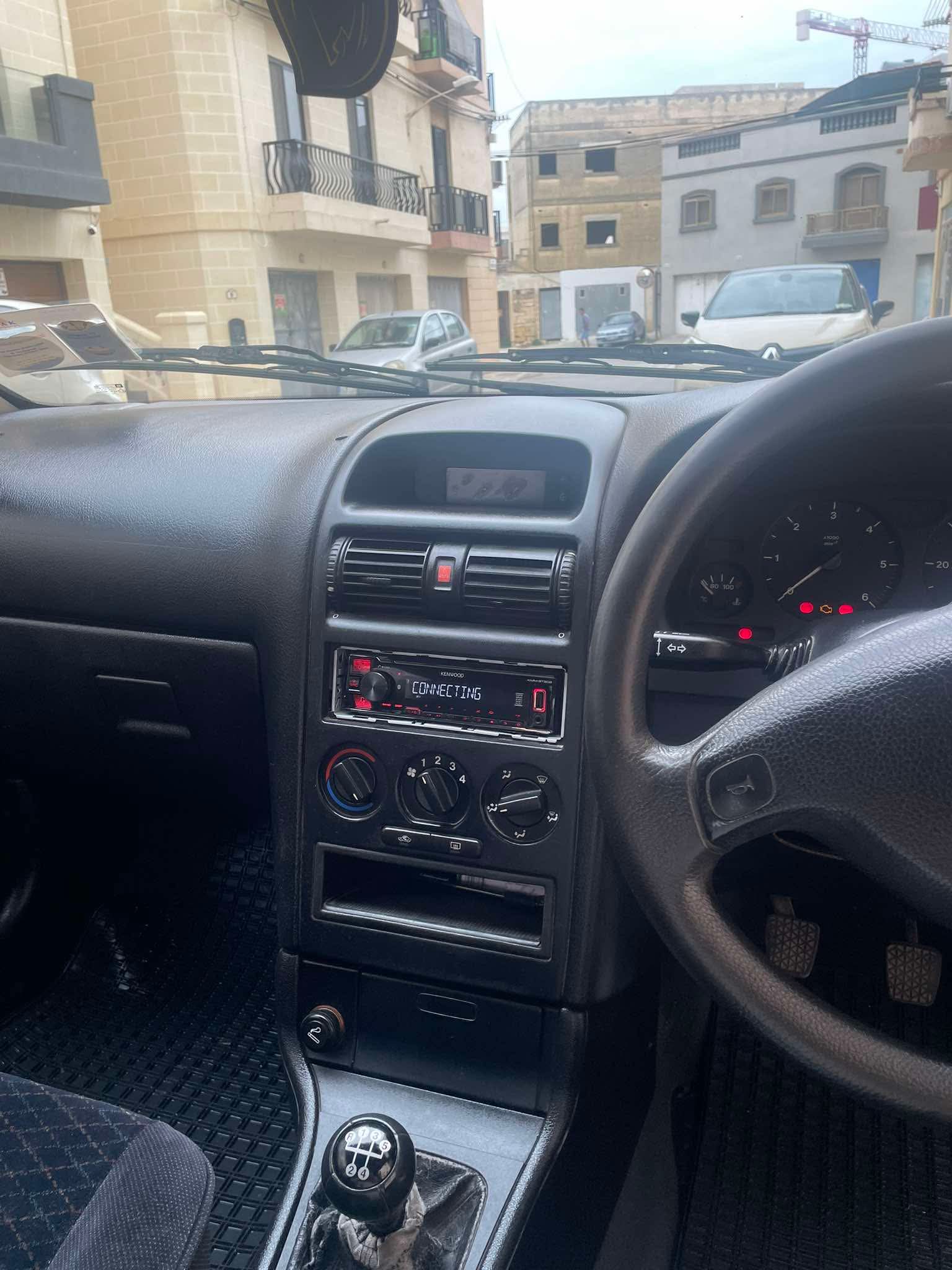 OPEL ASTRA 2000 — €2,000 photo 2