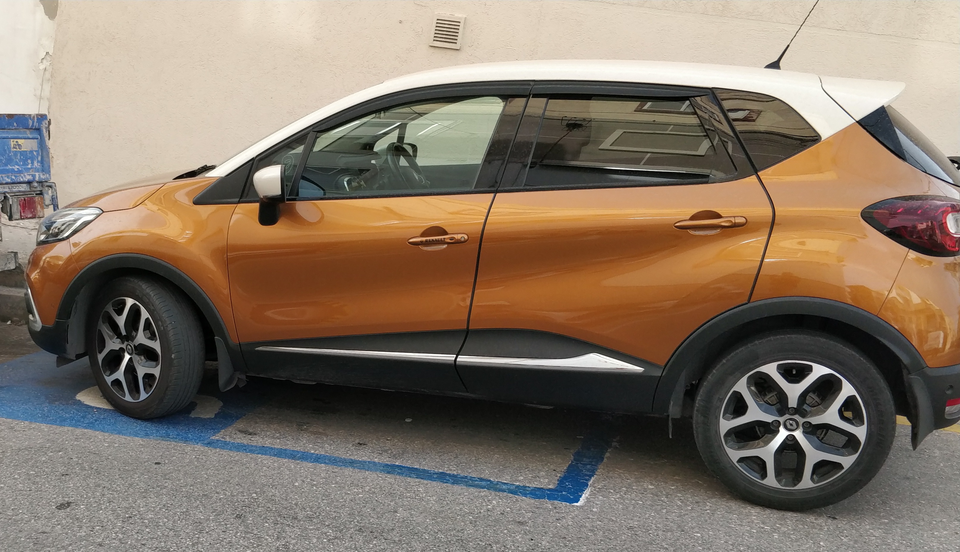 RENAULT CAPTUR 2917 — €14,000 photo 3