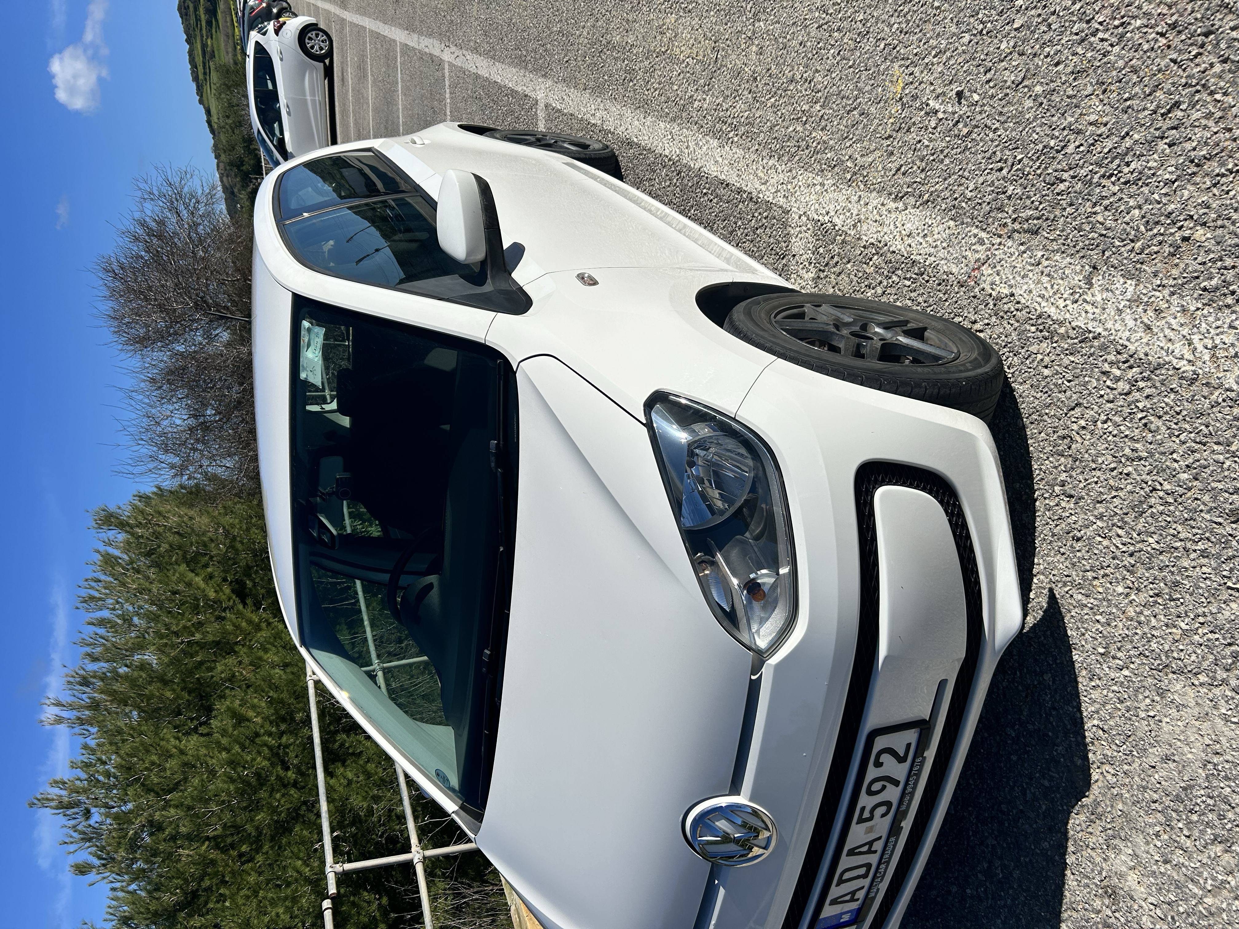VOLKSWAGEN UP 2015 — €6,900 photo 3