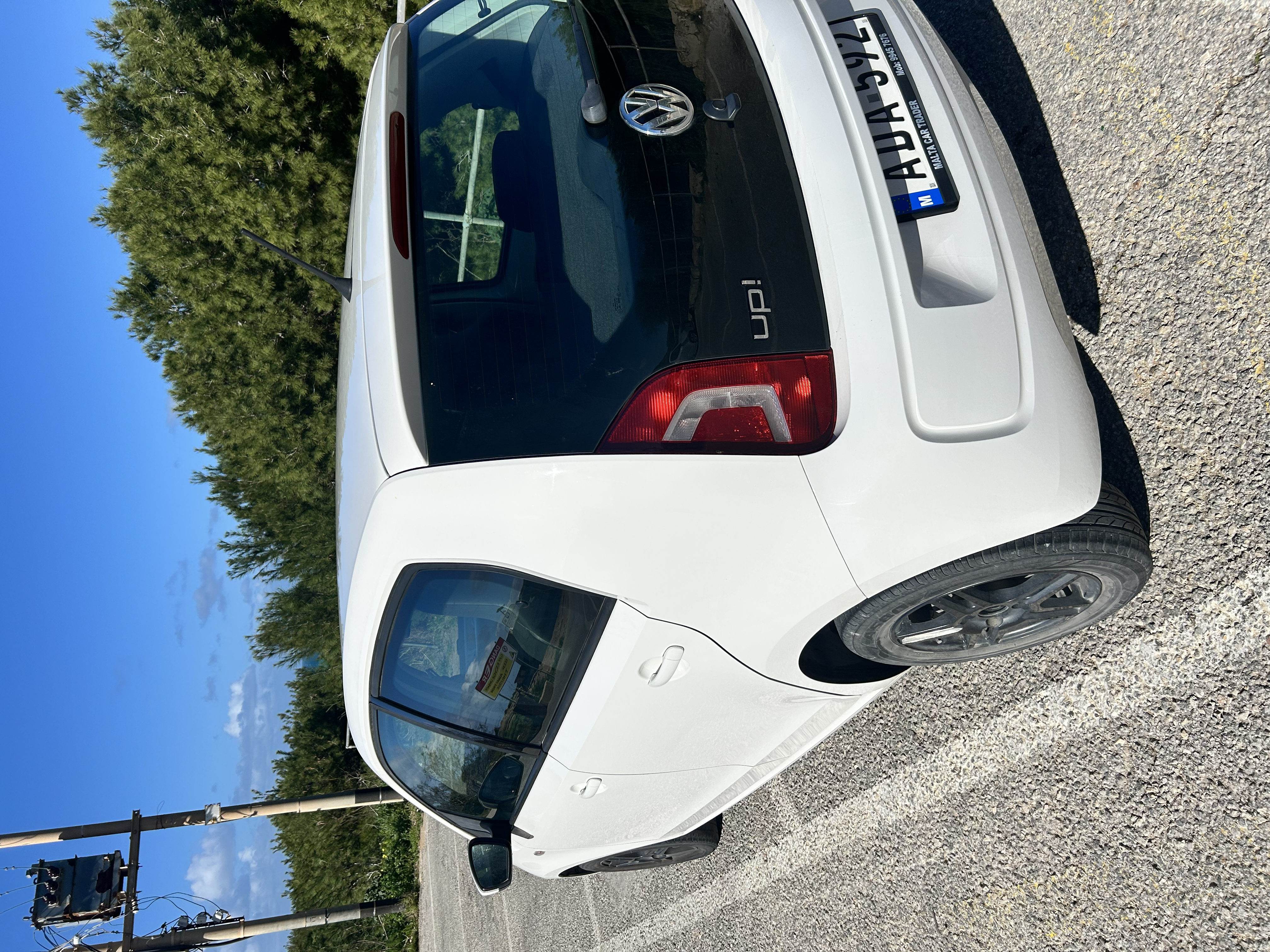 VOLKSWAGEN UP 2015 — €6,900 photo 2